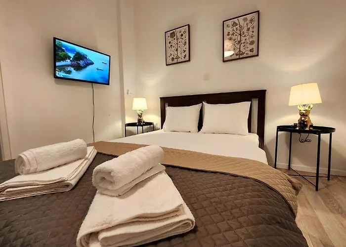 Downtown Athens Apartment
