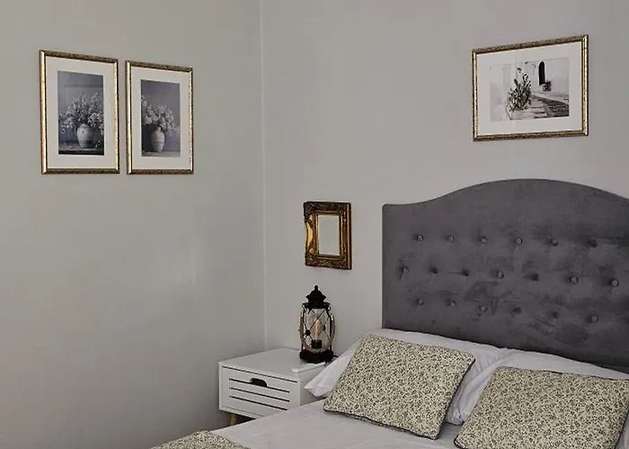 Cozy And Quiet , Convenient Location In Athens
